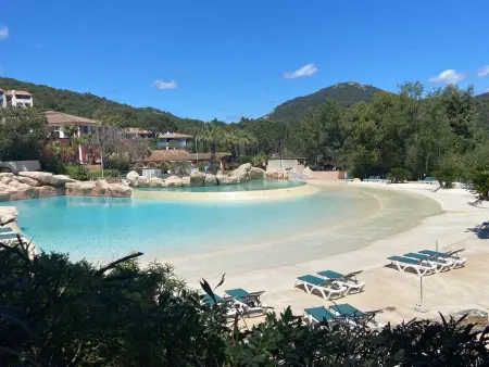 Location appartement à Grimaud, Grimaud : Appartement 3 Pces avec piscine et vue mer