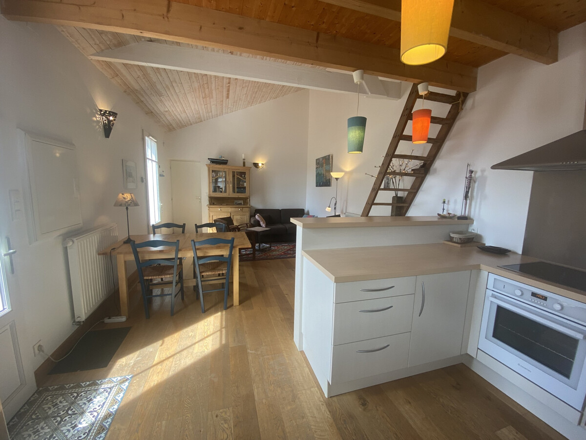 Maison pierre rénovée Fouras : 2 ch, mezzanine, 500 m plage - Photo 1