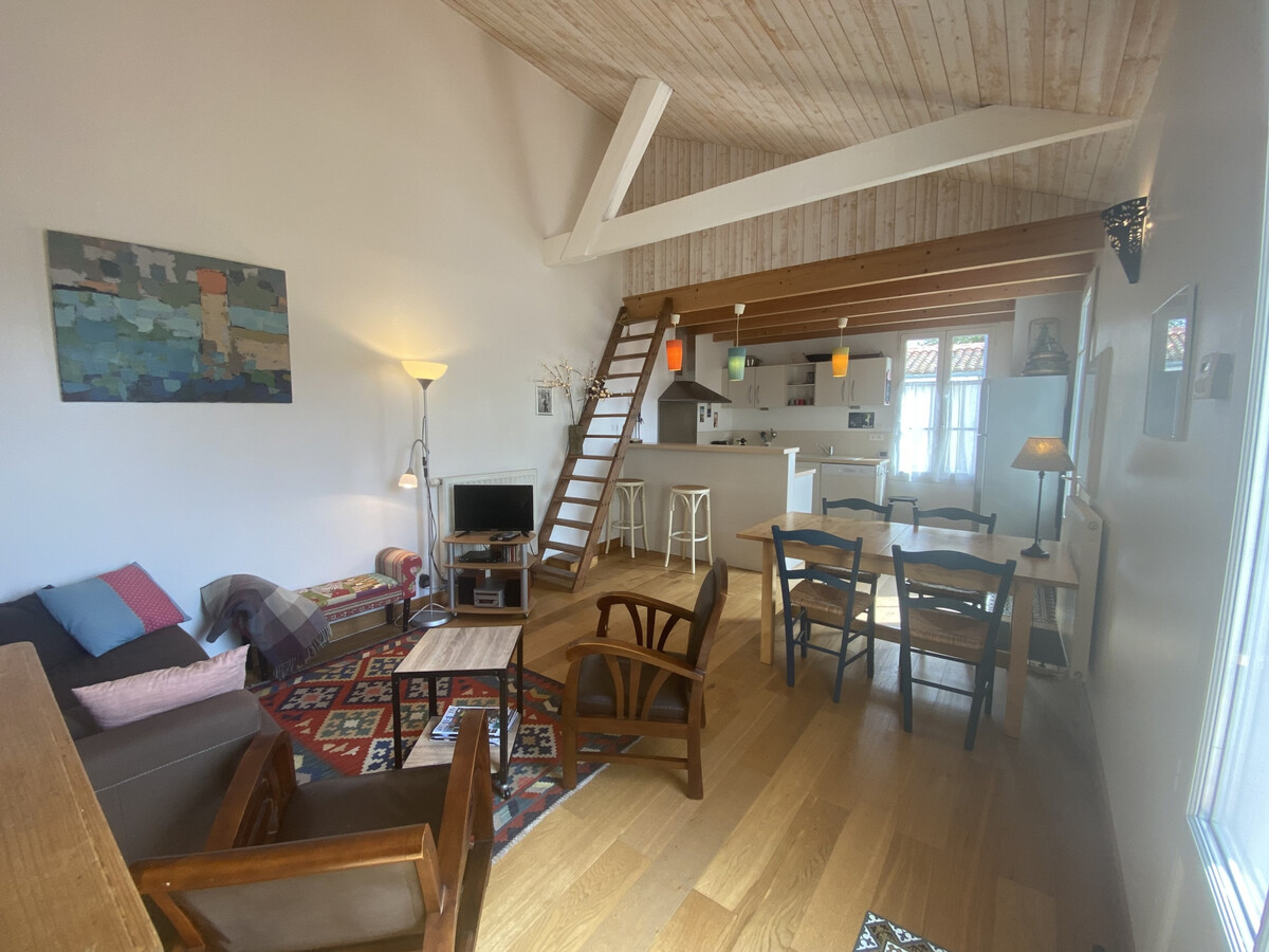 Maison pierre rénovée Fouras : 2 ch, mezzanine, 500 m plage - Photo 2
