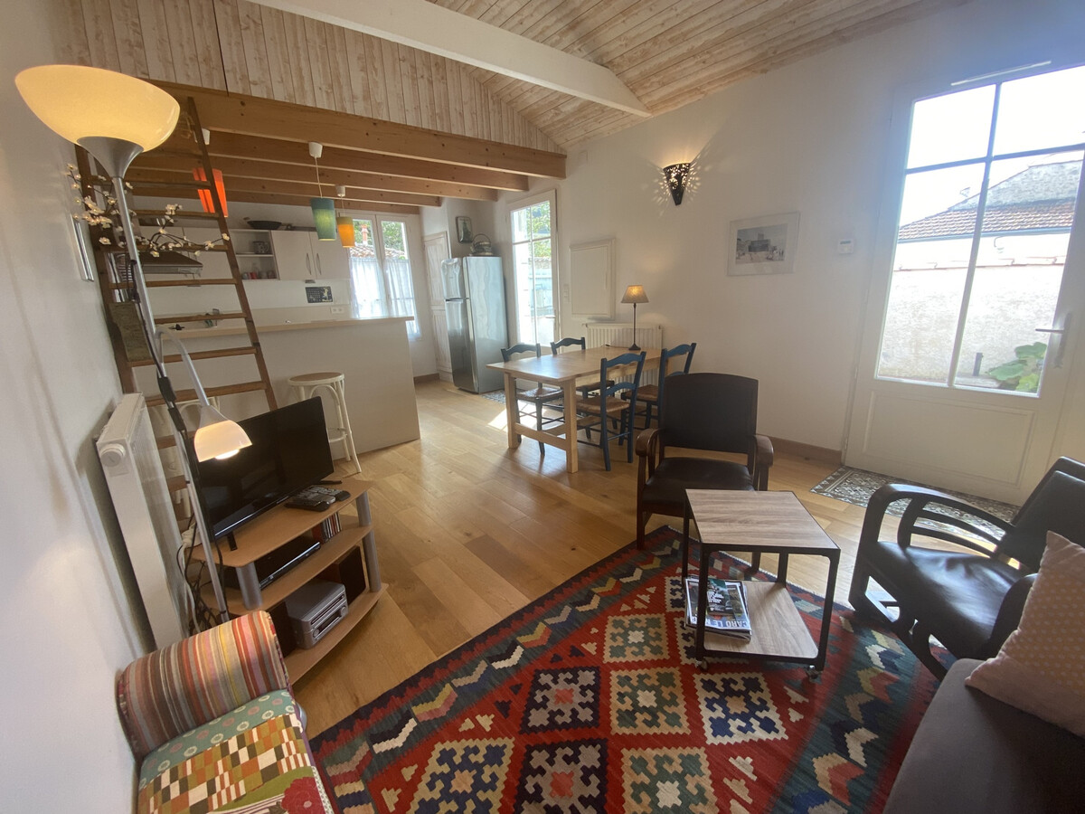 Maison pierre rénovée Fouras : 2 ch, mezzanine, 500 m plage - Photo 4