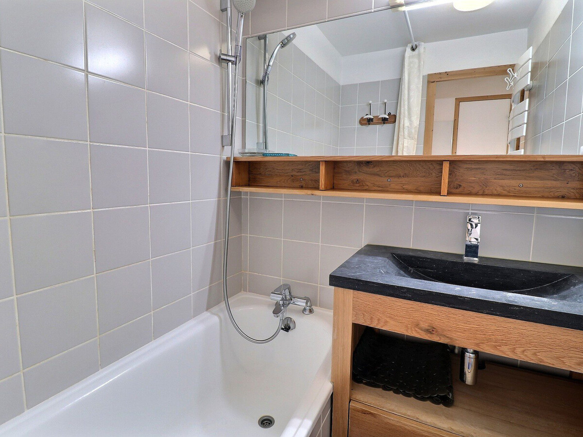 Appartement 2 pièces cabine Méribel, balcon sud vue Mont Vallon - Photo 4