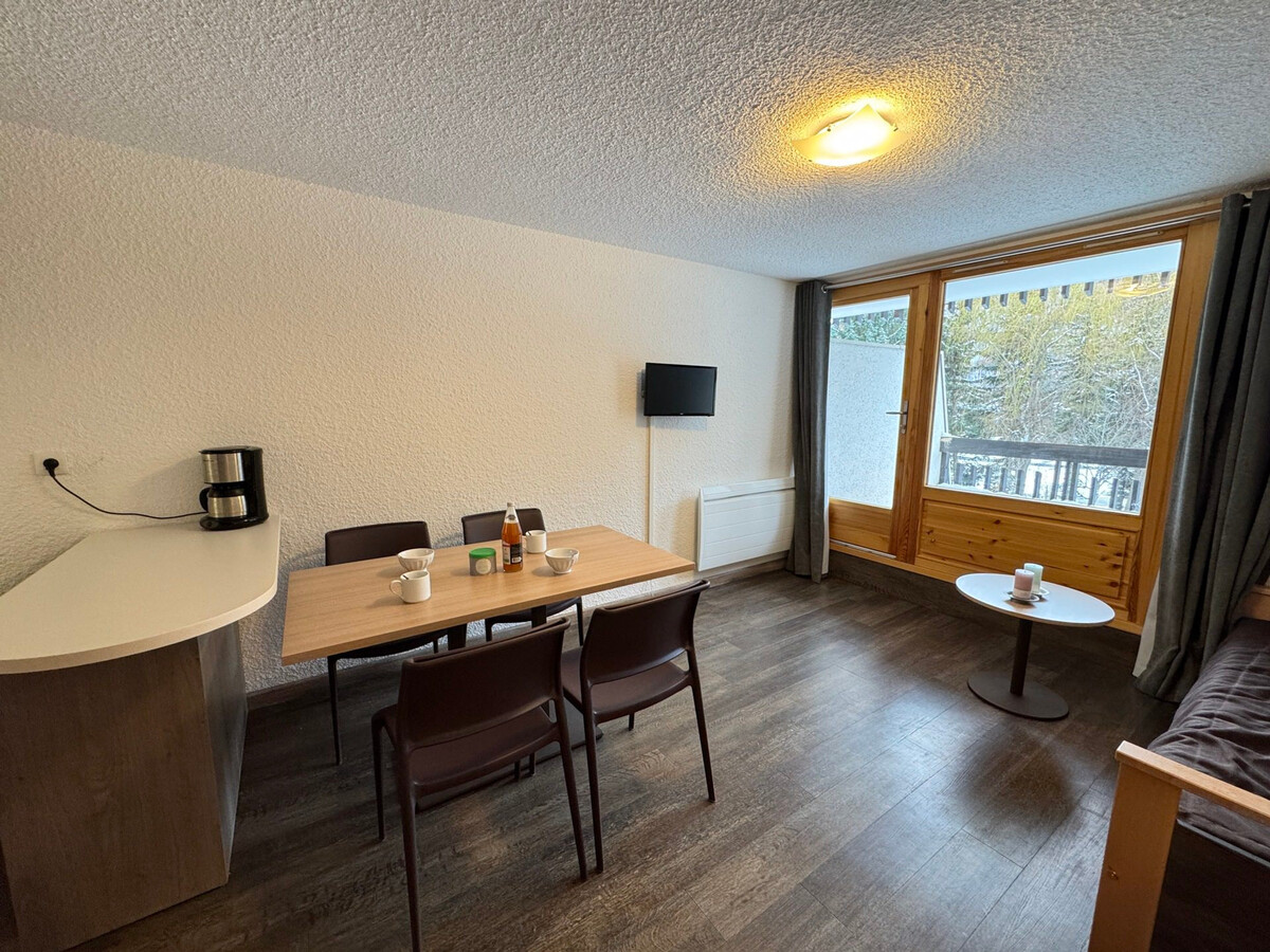 Studio 26 m² à 300 m des pistes, balcon sud, parking - Photo 3