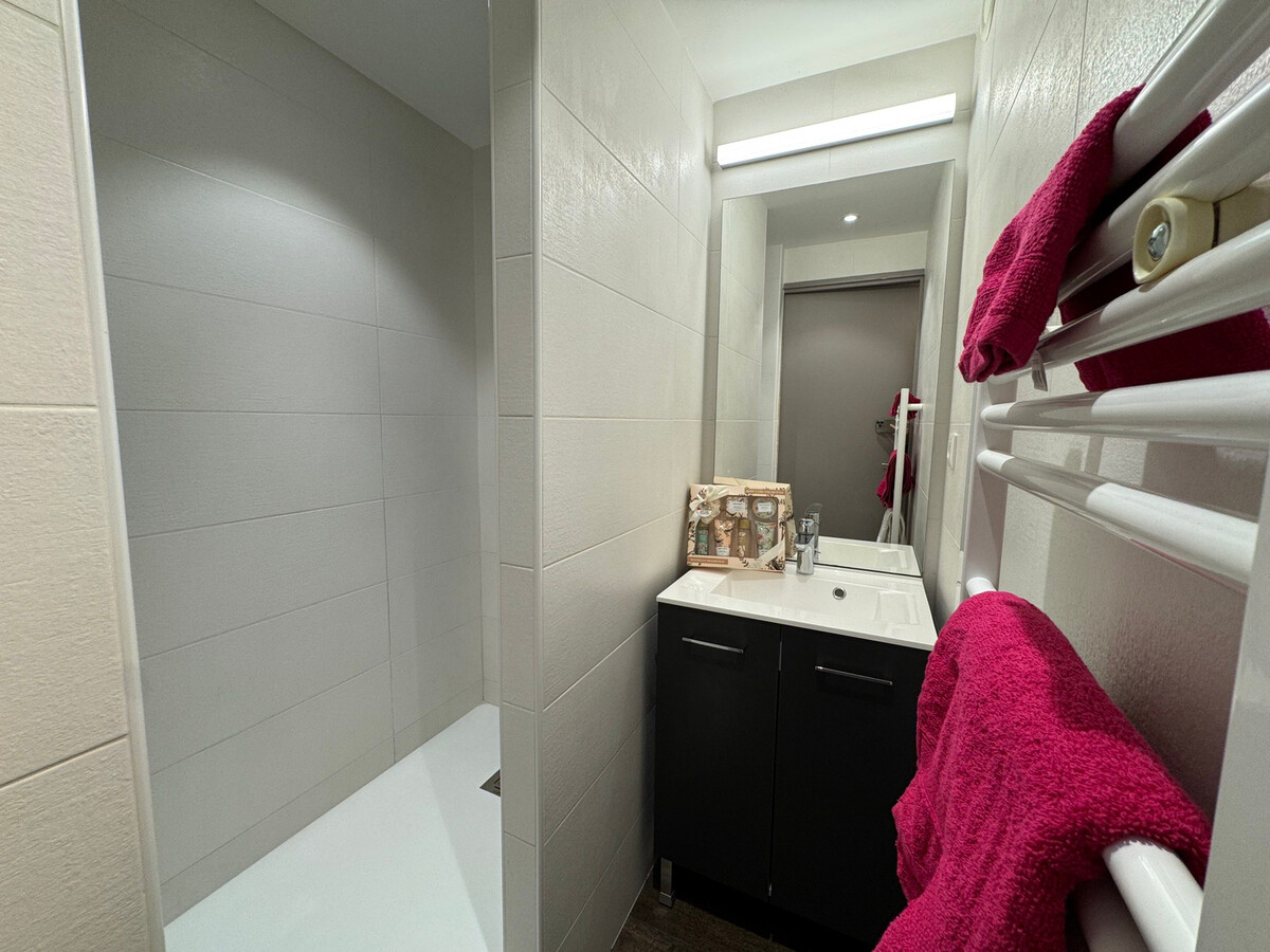 Studio 26 m² à 300 m des pistes, balcon sud, parking - Photo 5
