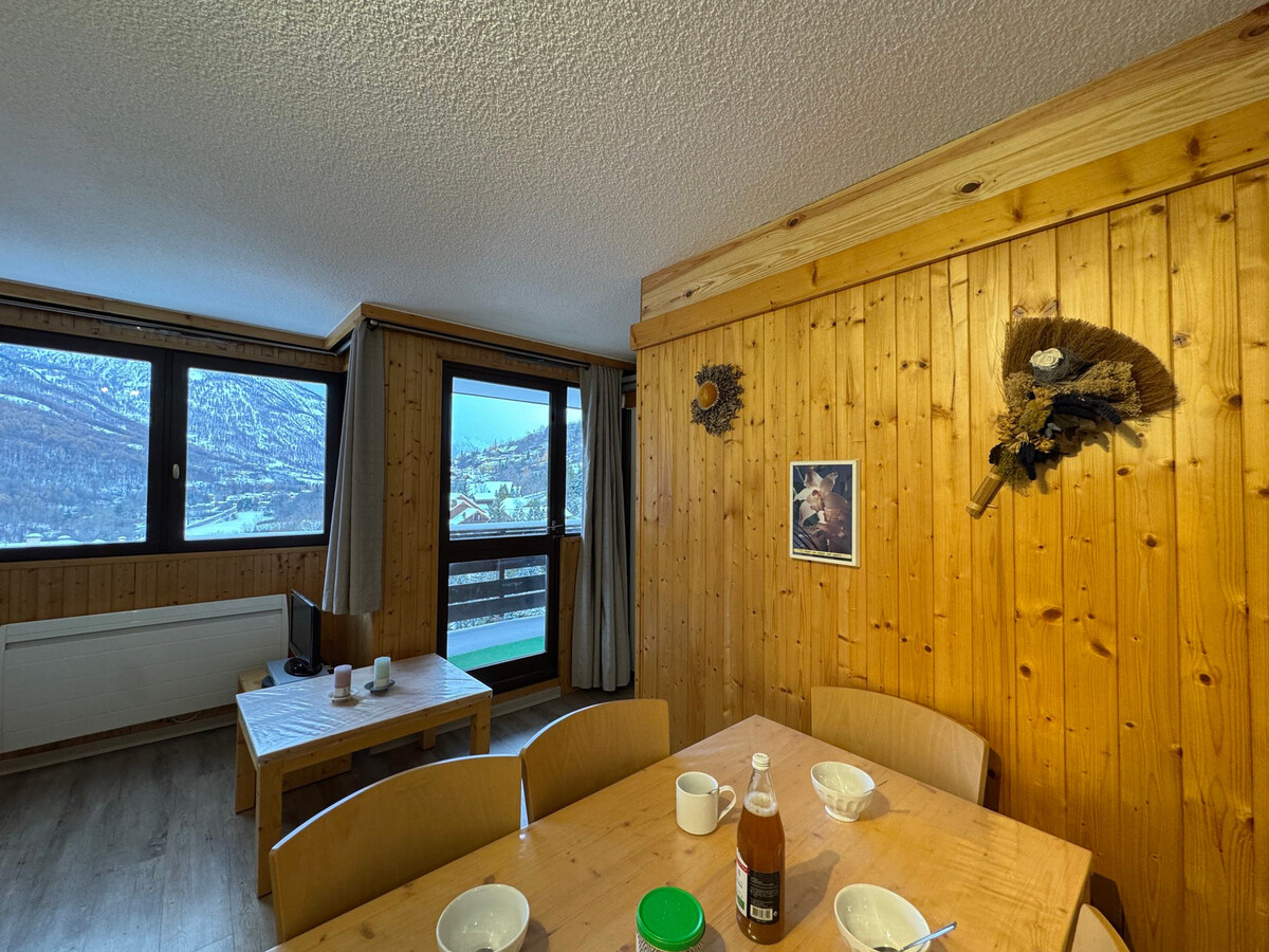 Appartement 6 pers à Saint-Chaffrey, balcon vue montagnes - Photo 3