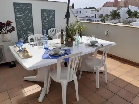 Appartement lumineux à Roses, piscine partagée et climatisation, 4 pers. : photo 2
