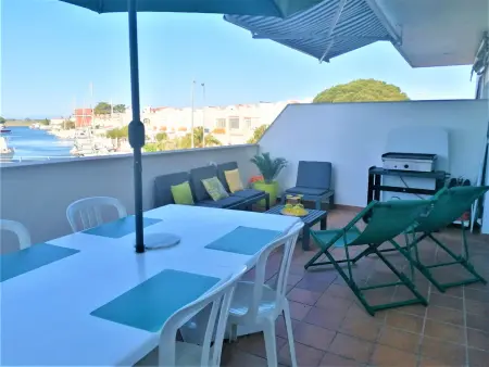 Appartement lumineux à Roses, piscine partagée et climatisation, 4 pers. : photo 4