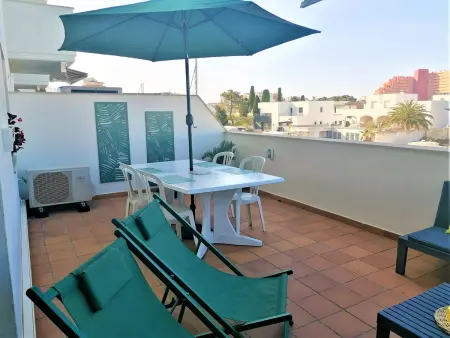 Appartement lumineux à Roses, piscine partagée et climatisation, 4 pers. : photo 8