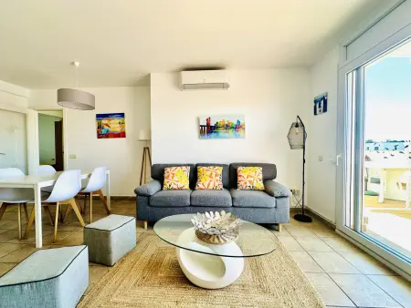 Appartement lumineux à Roses, piscine partagée et climatisation, 4 pers. : photo 9