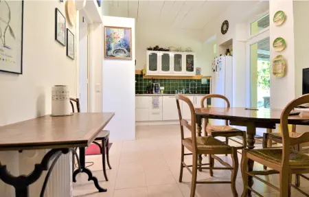Maison avec piscine à Sernhac, près du Pont du Gard : photo 5