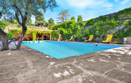 Maison avec piscine à Sernhac, près du Pont du Gard : photo 12