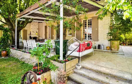 Maison avec piscine à Sernhac, près du Pont du Gard : photo 13