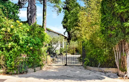 Maison avec piscine à Sernhac, près du Pont du Gard : photo 19