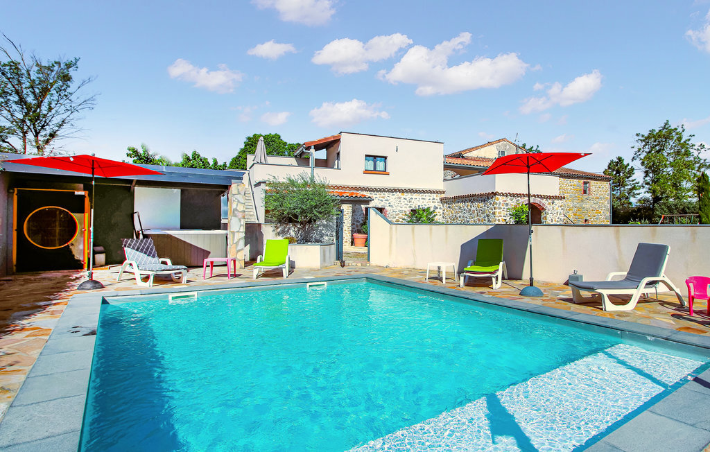 Maison 6 personnes avec piscine chauffée et jacuzzi à Grospierres - Photo 1