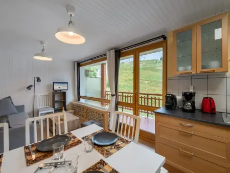Appartement moderne avec balcon, wifi, accès pistes à Courchevel : photo 4