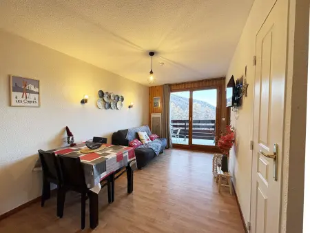 Location appartement à Les Orres, Appartement de standing aux Orres 1800 avec piscine, sauna, hammam et WiFi