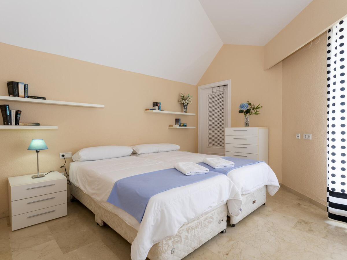 Penthouse 140m² avec terrasse 50m², 150m plage - Photo 15
