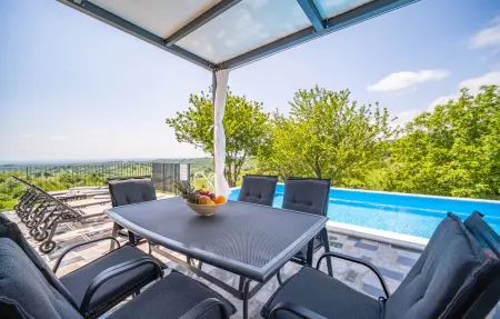 Maison 8 personnes à Ivancici - Photo 1