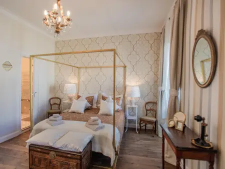 Maison au bord de la rivière à Bonnes, 10 pers., accès canoë : photo 4