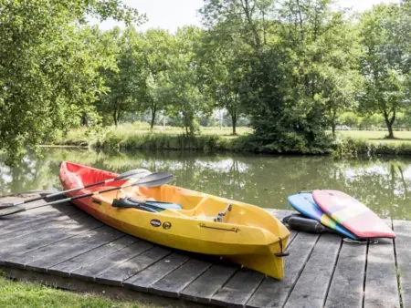 Maison au bord de la rivière à Bonnes, 10 pers., accès canoë : photo 7