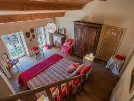 Maison au bord de la rivière à Bonnes, 10 pers., accès canoë : photo 23