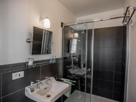 Maison au bord de la rivière à Bonnes, 10 pers., accès canoë : photo 33