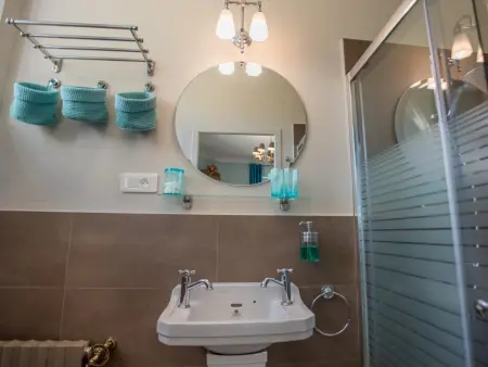 Maison au bord de la rivière à Bonnes, 10 pers., accès canoë : photo 39