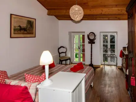 Maison au bord de la rivière à Bonnes, 10 pers., accès canoë : photo 60