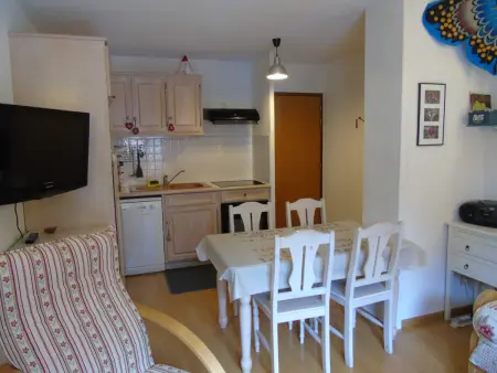 Location appartement à Valfréjus, Appartement cosy 2 pièces, 50m des commodités, balcons sud, à Valfréjus, pour 4 personnes