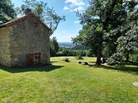 Gîte avec étang privé et 2 hectares à Châtel-Montagne : photo 14