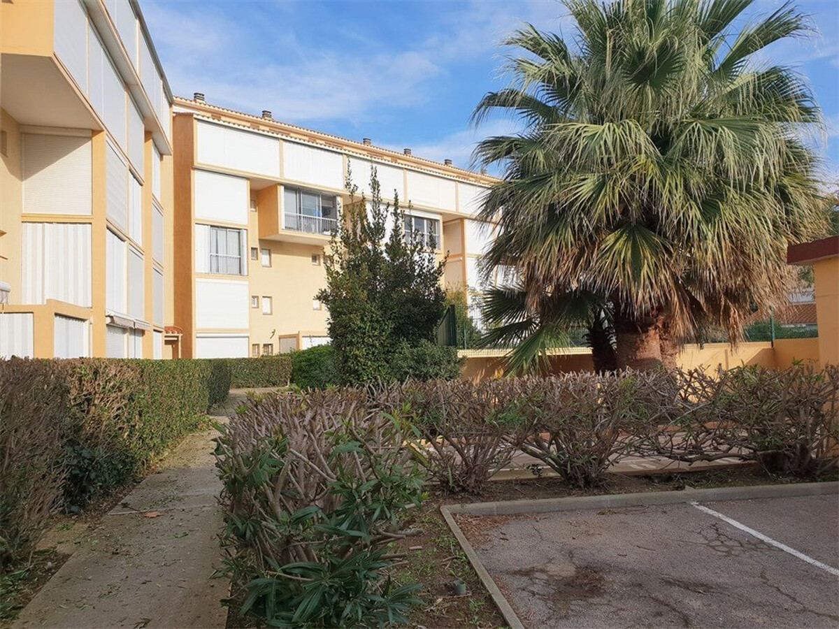 T2 Argelès-sur-Mer : loggia sud, parking privé - Photo 13