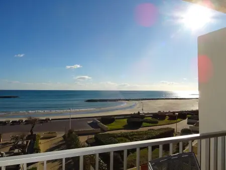 Location appartement à Palavas les Flots, Magnifique T2 cabine 7 pers face mer avec parking et WIFI à Palavas