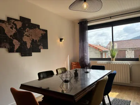 Gîte 6 pers. à Laprugne, terrain de jeux et animaux admis : photo 3
