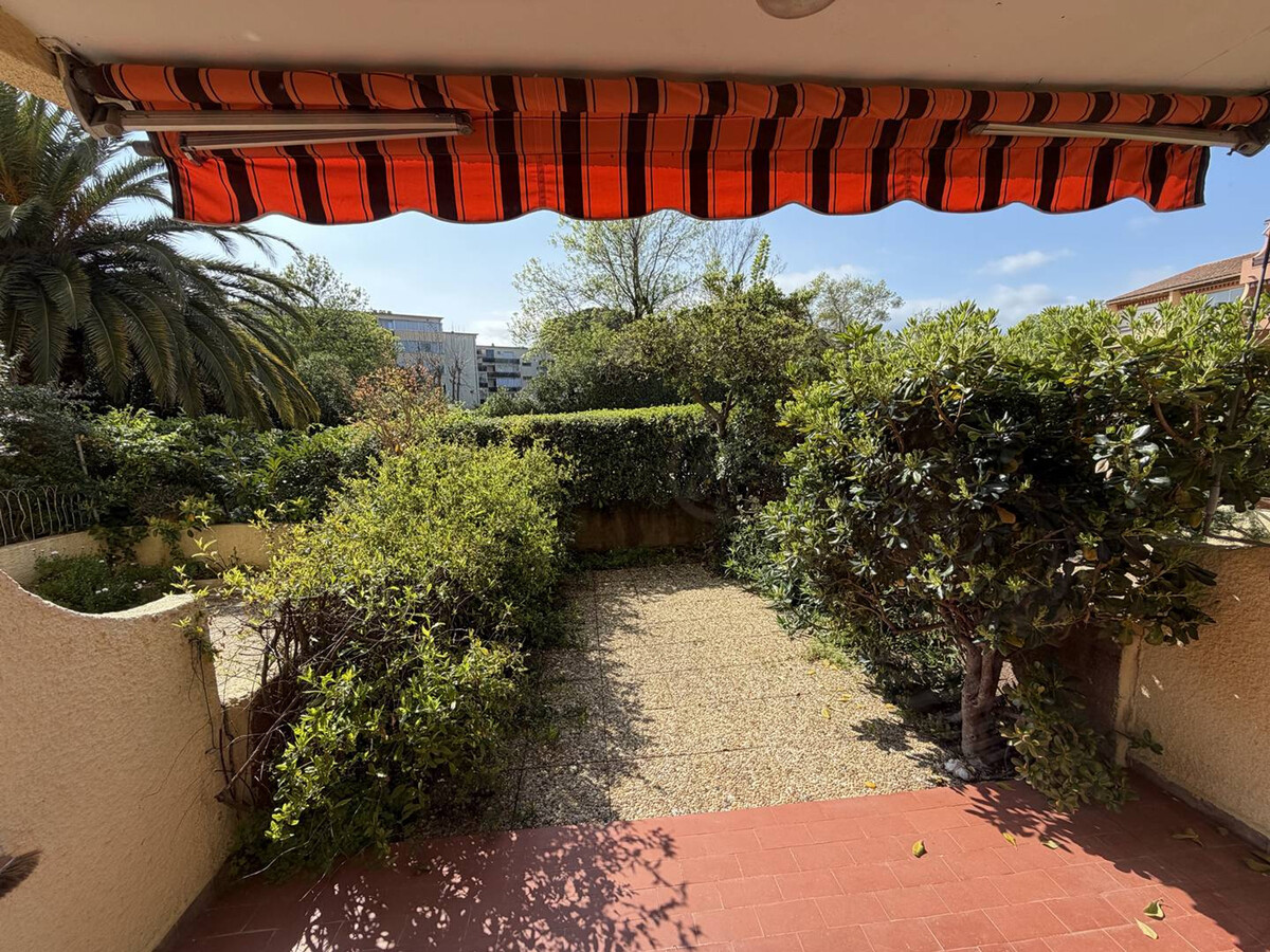 T2 rez-de-chaussée avec terrasse sud et piscine - Photo 6