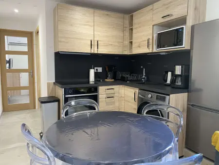 Location appartement à Balaruc les Bains, Appartement T2 rénové avec climatisation et internet, proche centre et étang de Thau