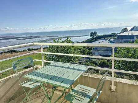 Location appartement à Granville, Appartement 2 chambres près de la plage avec balcon, ascenseur, garage et Wi-Fi gratuit