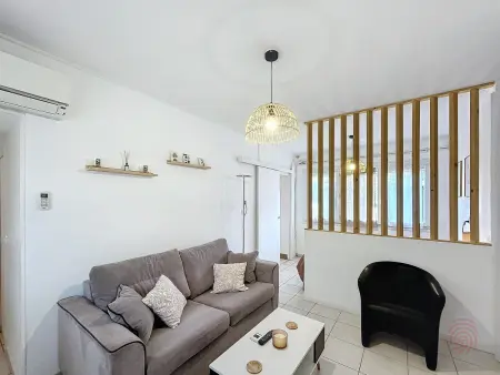 Location appartement à Lamalou les Bains, Appartement F1 avec Terrasse et Clim, à 650m des Thermes - Lamalou-les-Bains