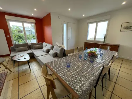 Maison rénovée 5 pièces, jardin clos à 2 pas de l'océan : photo 2