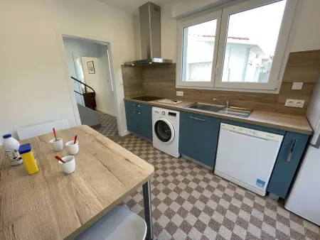 Maison rénovée 5 pièces, jardin clos à 2 pas de l'océan : photo 6