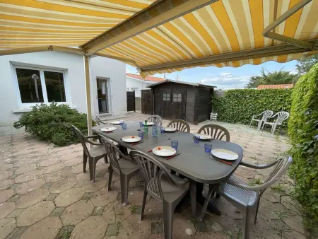 Maison rénovée 5 pièces, jardin clos à 2 pas de l'océan : photo 8