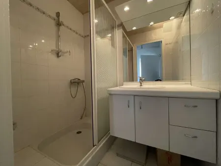 Maison rénovée 5 pièces, jardin clos à 2 pas de l'océan : photo 12