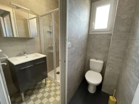 Maison rénovée 5 pièces, jardin clos à 2 pas de l'océan : photo 17