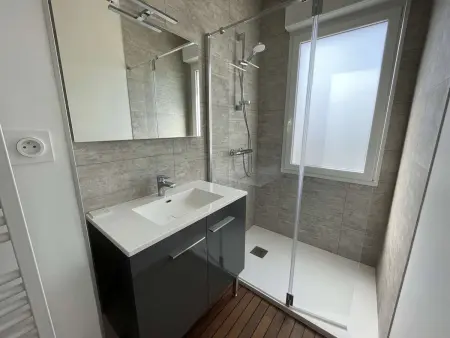Maison rénovée 5 pièces, jardin clos à 2 pas de l'océan : photo 23