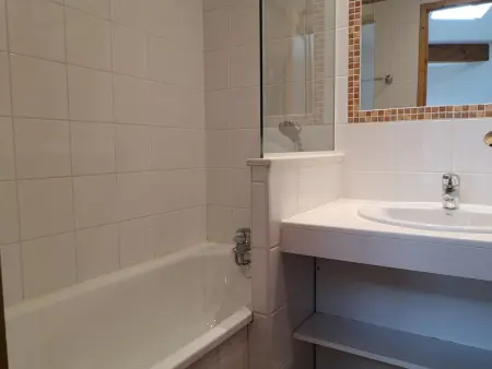 Appartement 2 chambres avec balcon et piscine chauffée : photo 7