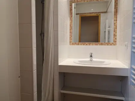 Appartement 2 chambres avec balcon et piscine chauffée : photo 8