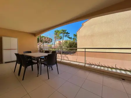 Location appartement à Argelès sur Mer, Appartement T3 climatisé avec piscine, terrasse et parking privé à 100m de la plage dArgelès-sur-Mer