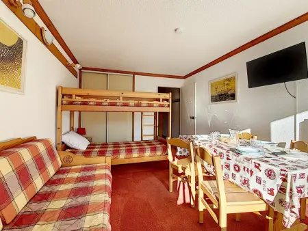Studio lumineux avec balcon sud au pied des pistes, Les Menuires : photo 6
