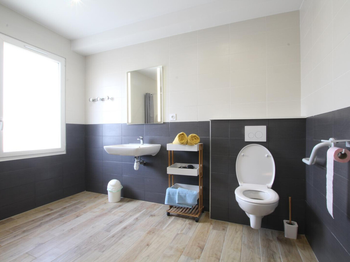 Gîte 14 pers. avec piscine chauffée et accès PMR à Vesly - Photo 10