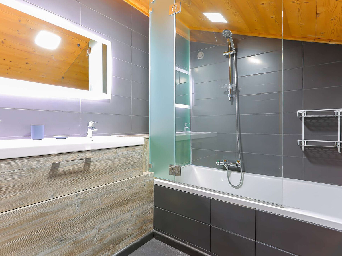 Duplex rénové 12 pers, 4 chambres, ski-room à Val Thorens - Photo 12