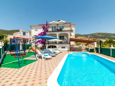 Maison Josipa 5 chambres avec piscine à Kaštela