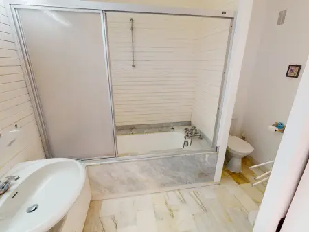 Appartement 3P climatisé avec terrasses vue mer, Menton : photo 8